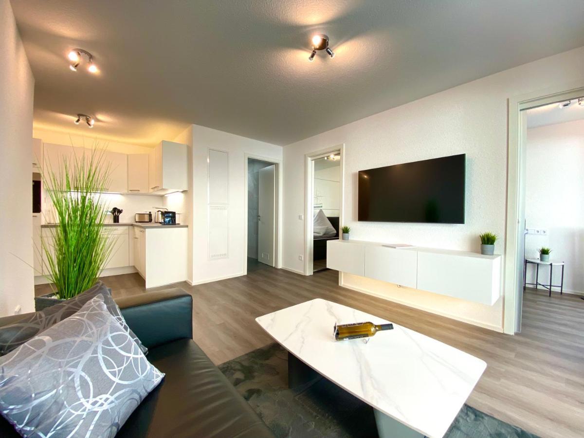 Auszeit Apartment: Lakeside Retreat with Balcony & Parking Friedrichshafen Exterior photo